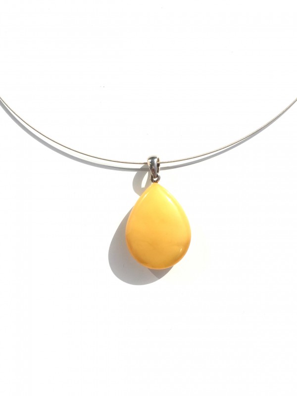 Yellow amber pendant
