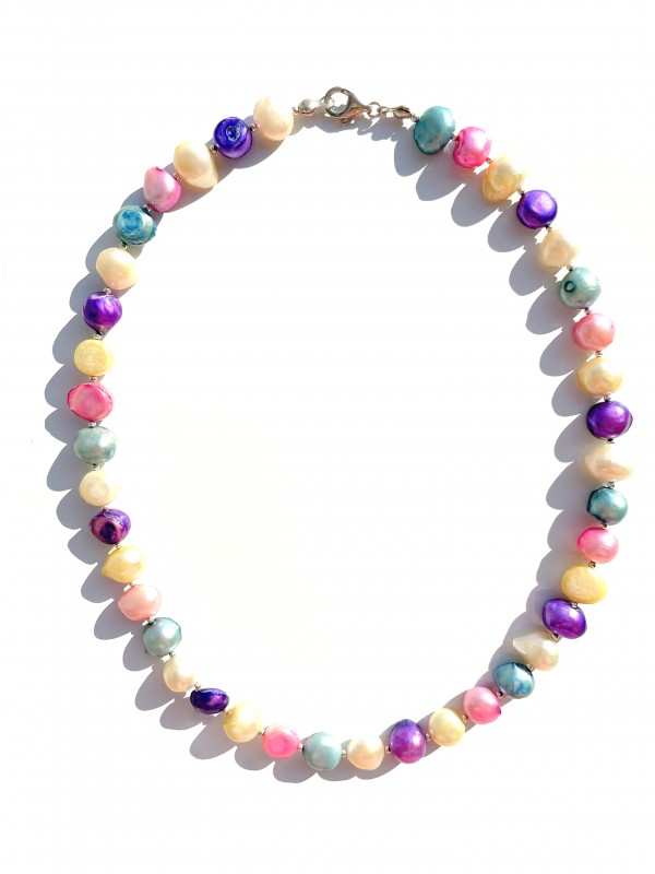 Colorful pearl necklace