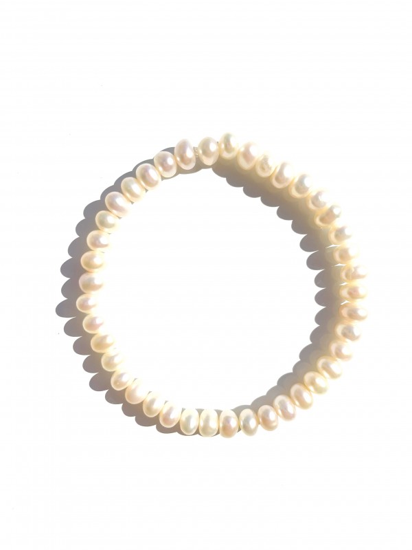 Perlenarmband am Gummiband