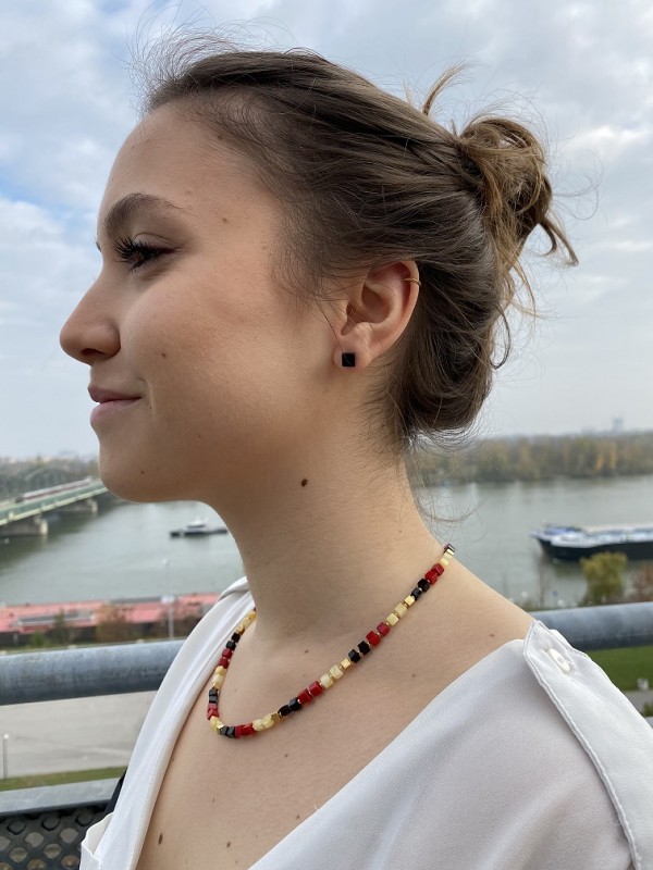 Necklace coral and amber
